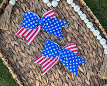 Load image into Gallery viewer, Cheer bows
