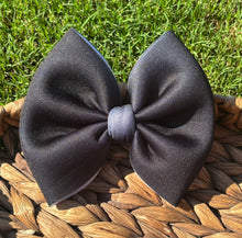 Load image into Gallery viewer, 5in Bows
